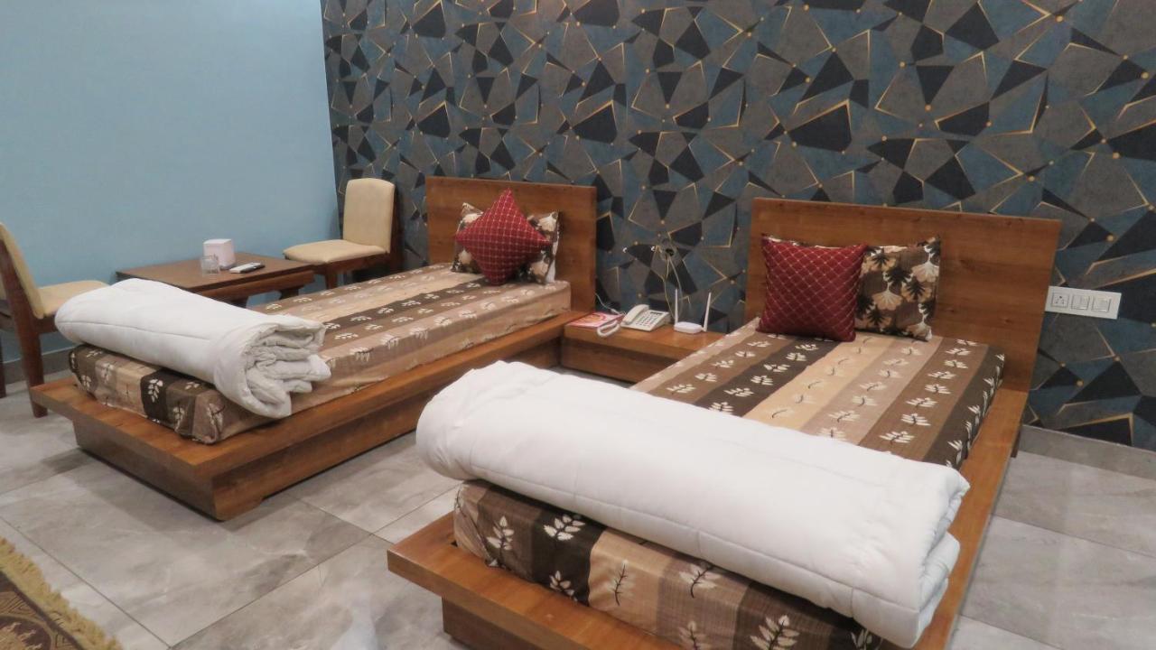 Raja Ji Hotels & Restaurant Jind Luaran gambar